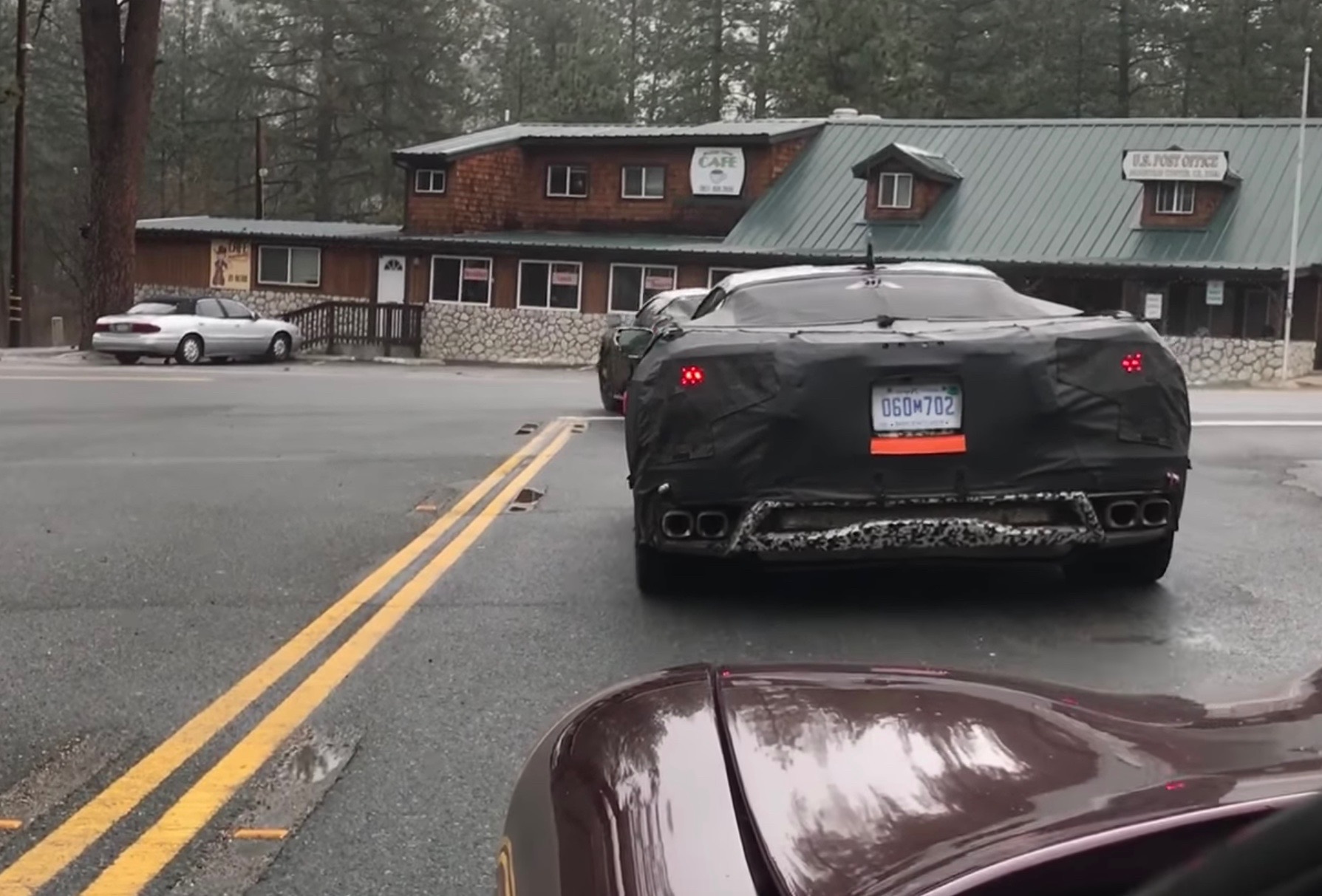 Fleet of 2019 Chevrolet C8 Corvettes spotted in California (video)