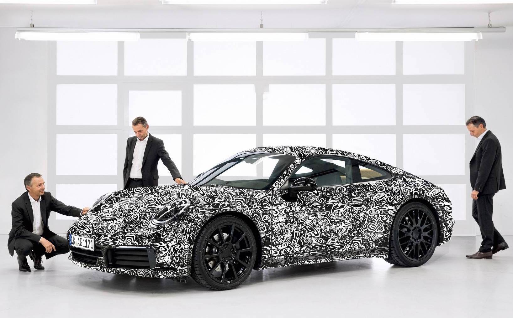 2019 Porsche 911 992 previewed, electric option possible