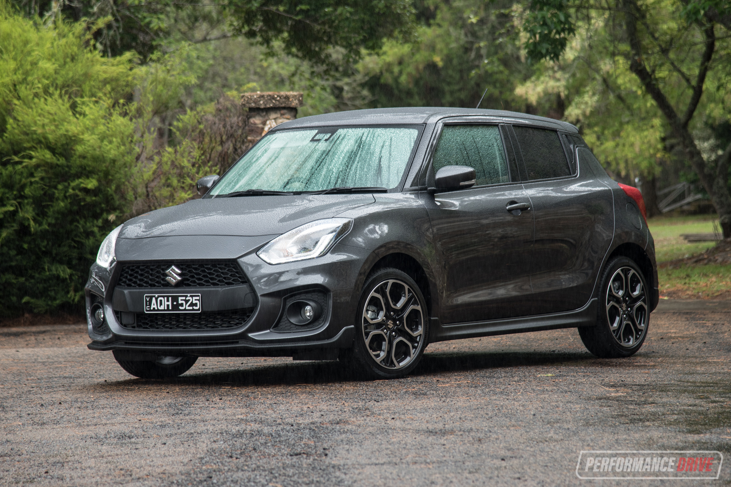 Review Suzuki Swift Sport 2018 - manual and automatic (video) - TECH2