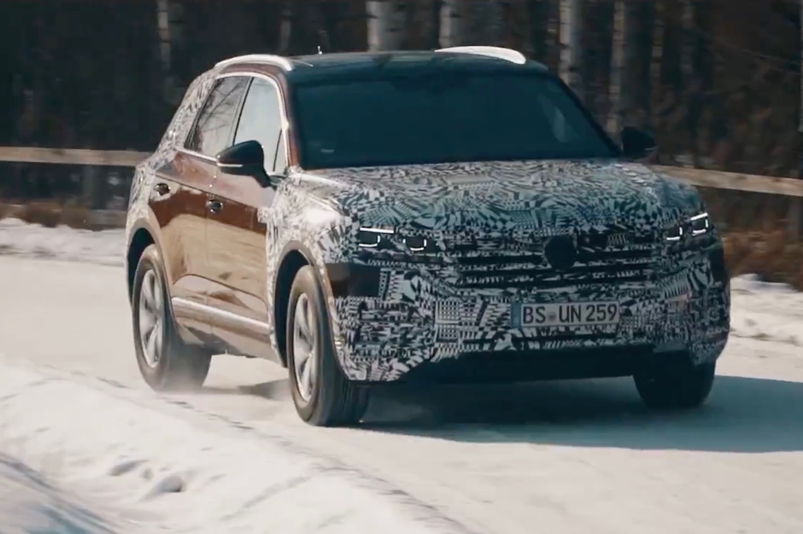 2019 Volkswagen Touareg previewed, prototype driving from Slovakia to Beijing (video)