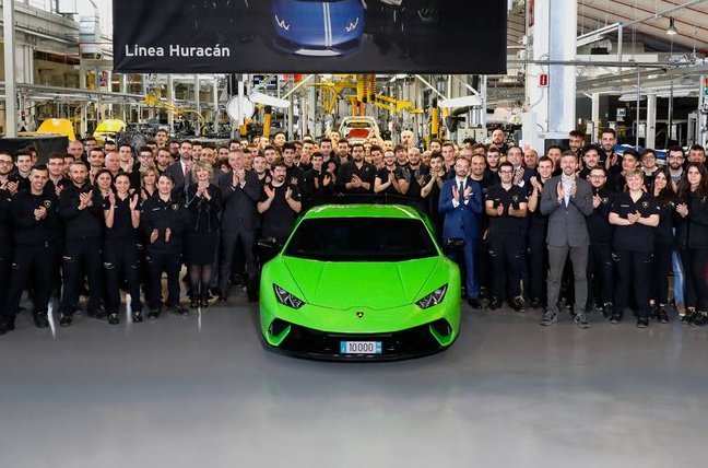 Lamborghini Huracan production hits 10,000 milestone