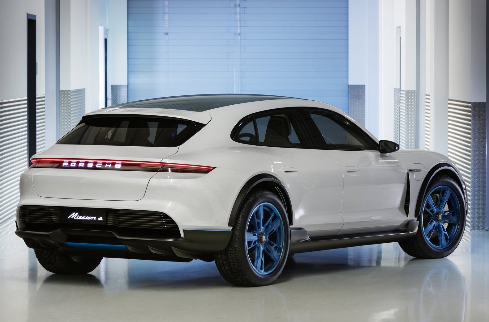 Porsche Mission E Cross Turismo concept previews EV crossover