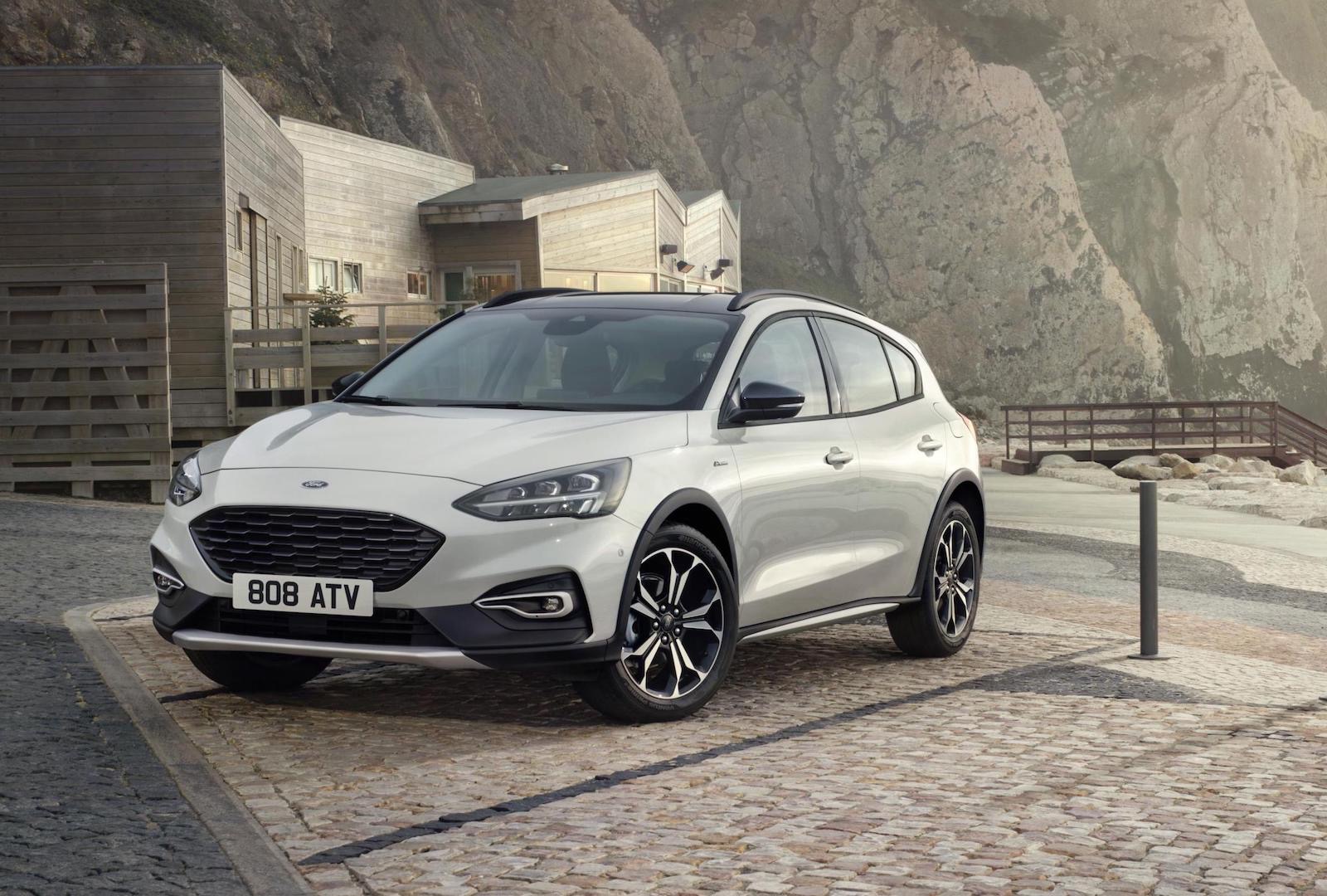 2019 Ford Focus unveiled, Active crossover & ST-Line added