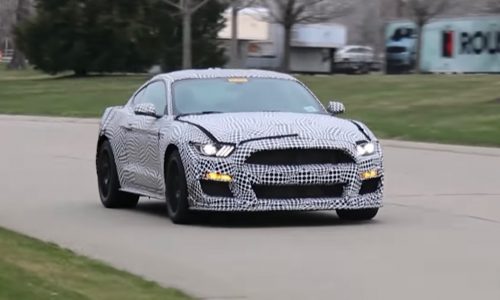 2019 Ford Mustang GT500 spotted, getting pre-facelift design? (Video)