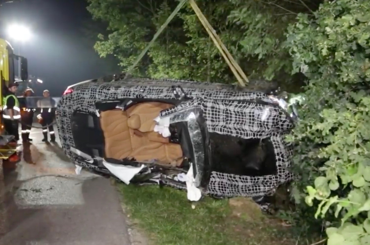BMW 8 Series prototype involved in serious crash (video)