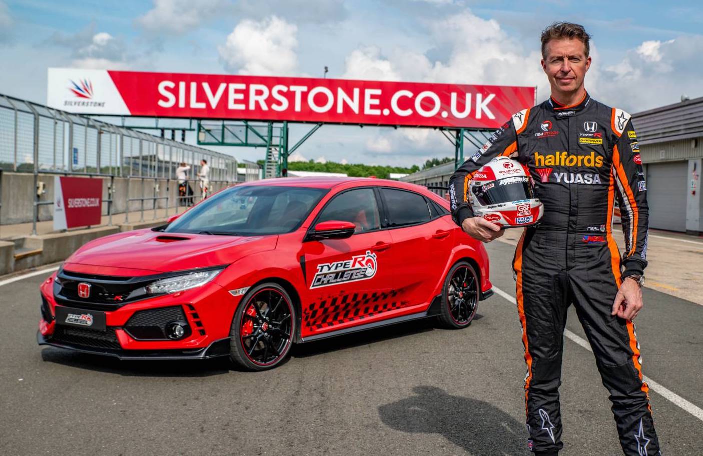 Honda Civic Type R sets FWD lap record at Silverstone, more records to tumble
