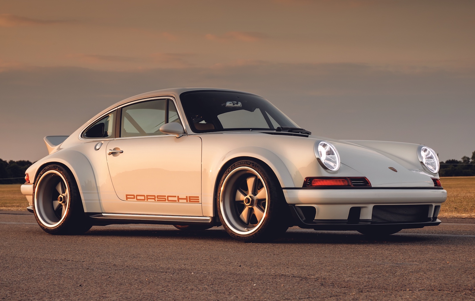 New Singer Porsche 911 DLS revealed, uses Williams tech PerformanceDrive