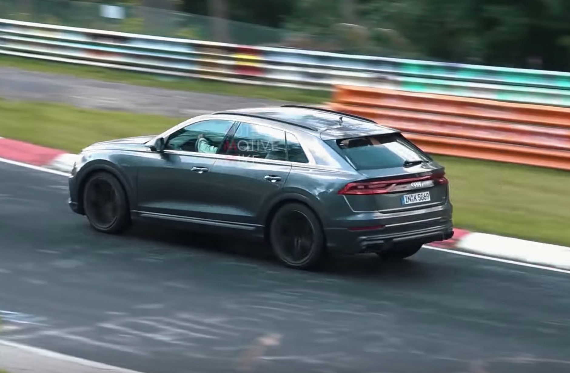 Audi SQ8 spotted testing hard at Nurburgring (video)