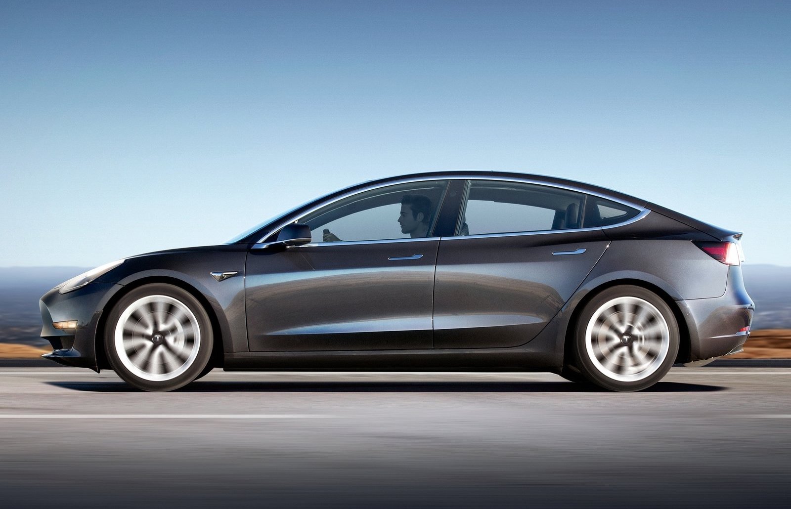 Tesla Model 3 Performance specs revealed, range of 733km