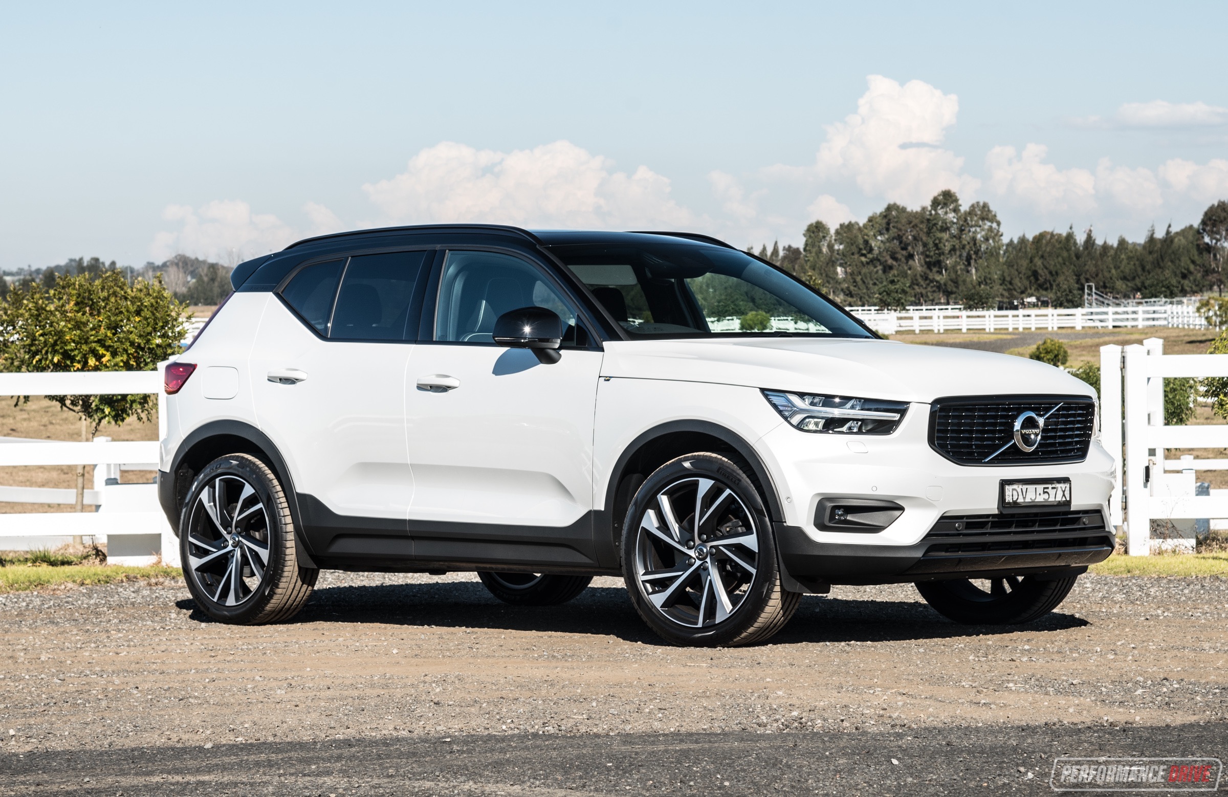 2018 Volvo XC40 T5 R-Design review (video)