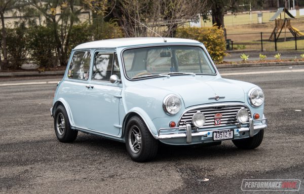 1964 Mini Cooper S replica 0-100km/h & engine sound (video ...