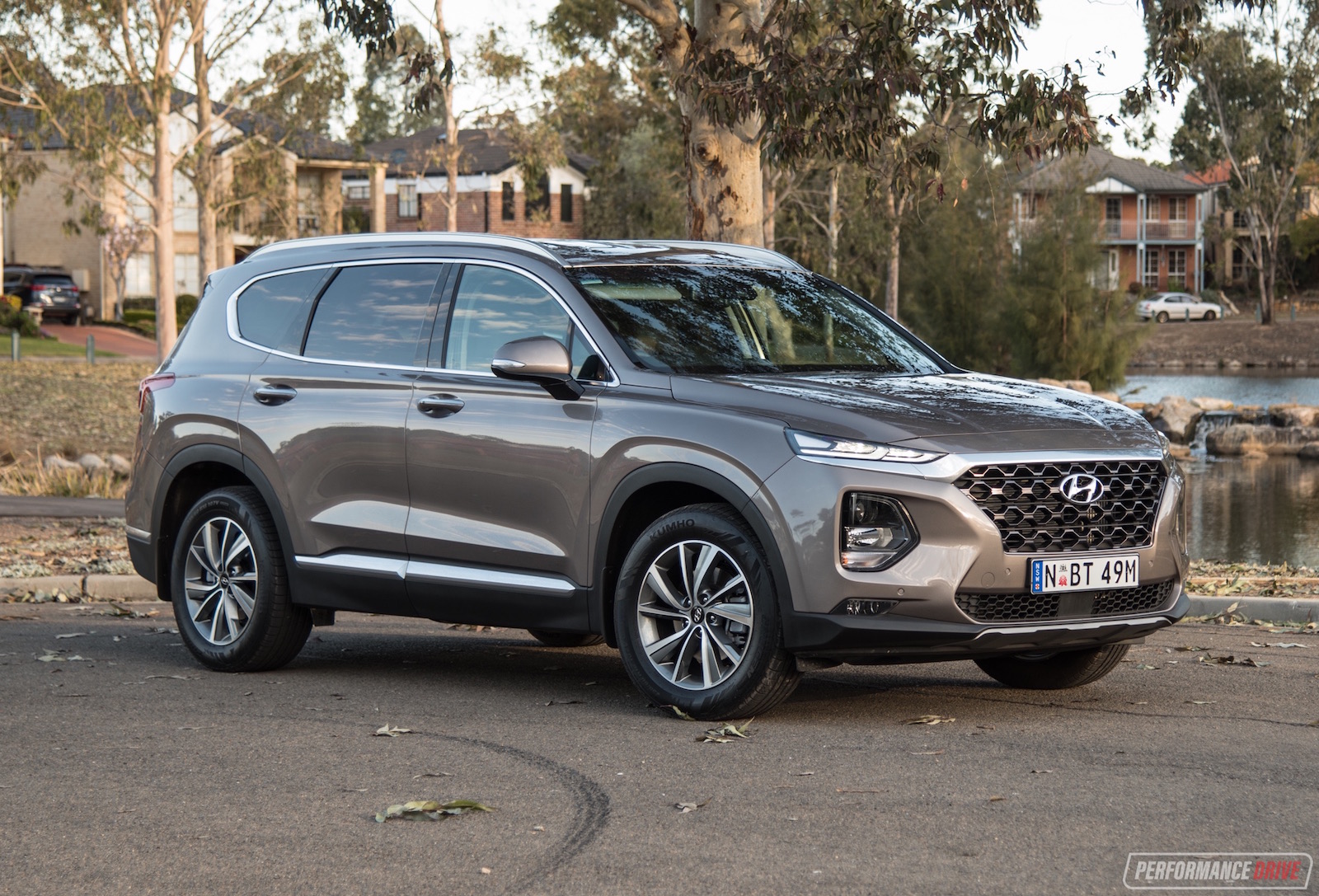 2019 Hyundai Santa Fe Elite review (video)