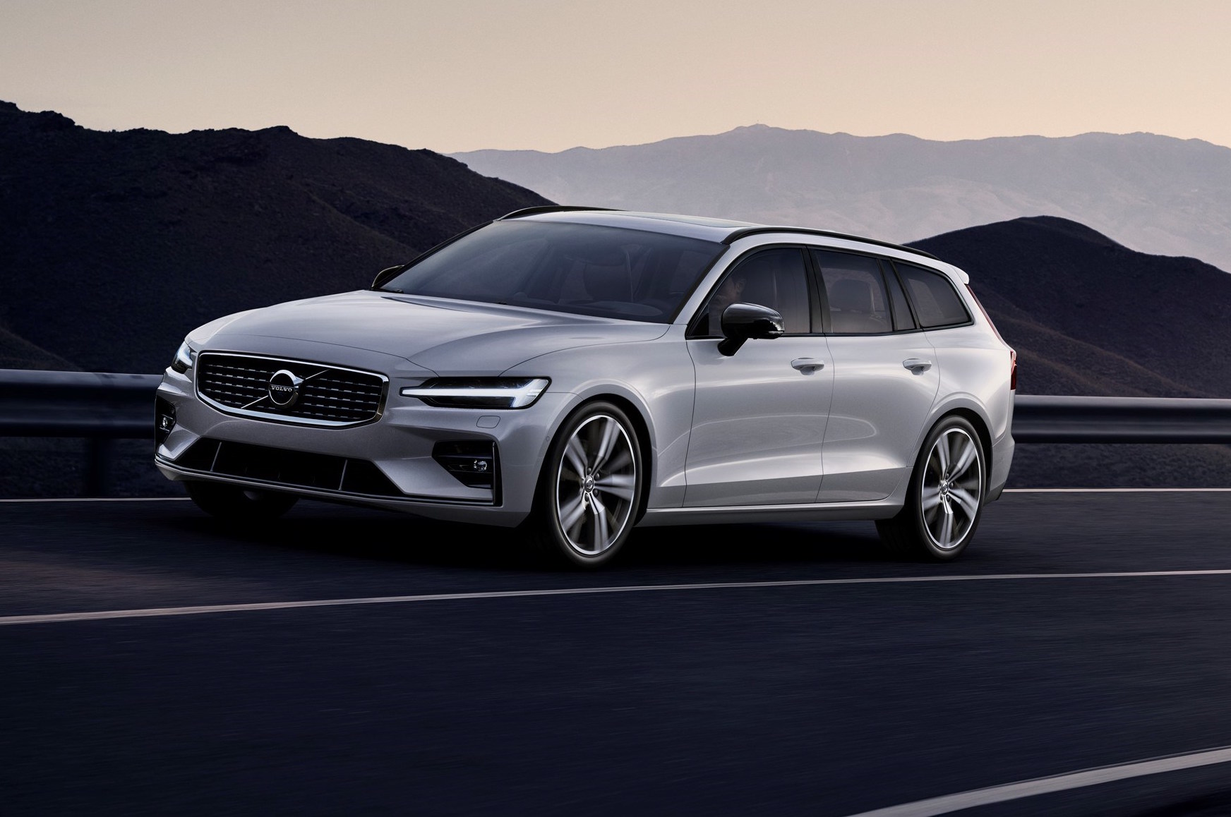 2019 Volvo V60 RDesign pack revealed, adds cool sporty