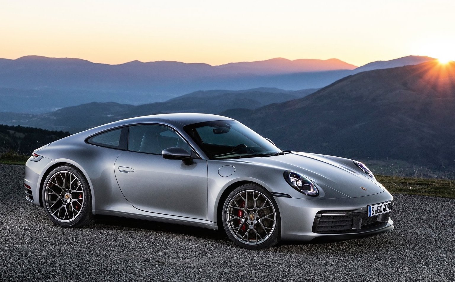 2019 Porsche 911 officially revealed in Carrera S form