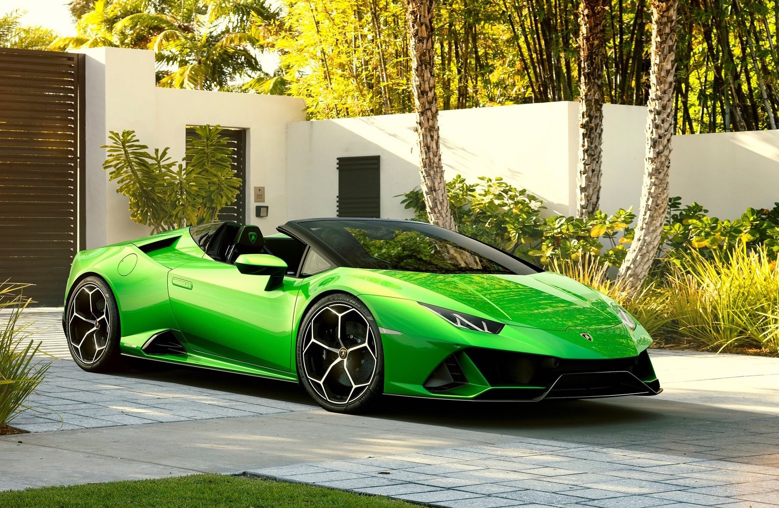 Lamborghini Huracan EVO Spyder revealed | PerformanceDrive