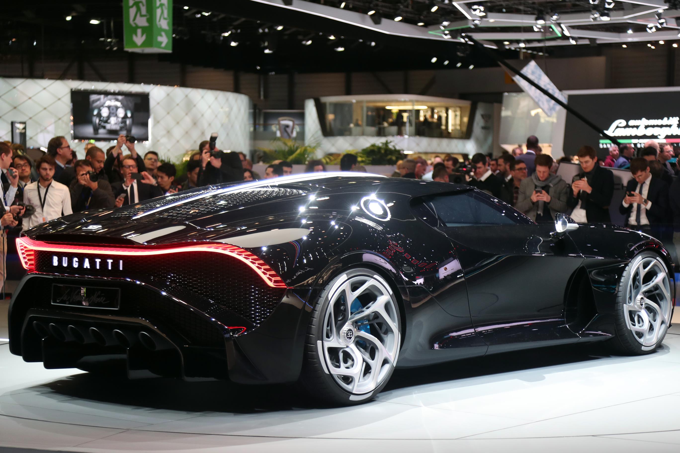 Самая дорогая машина в мире 2024 цена. Бугатти Ноир. Машина Бугатти la voiture noire. Бугатти Bugatti la voiture noire. Bugatti la voiture Роналду.