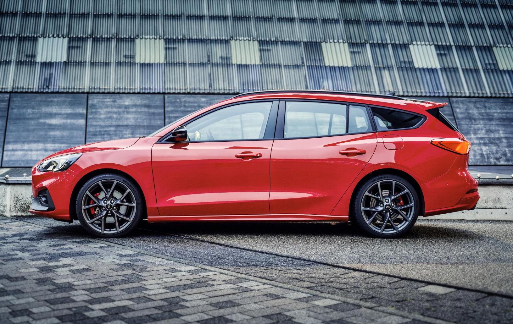 2019 Ford Focus ST wagon revealed PerformanceDrive