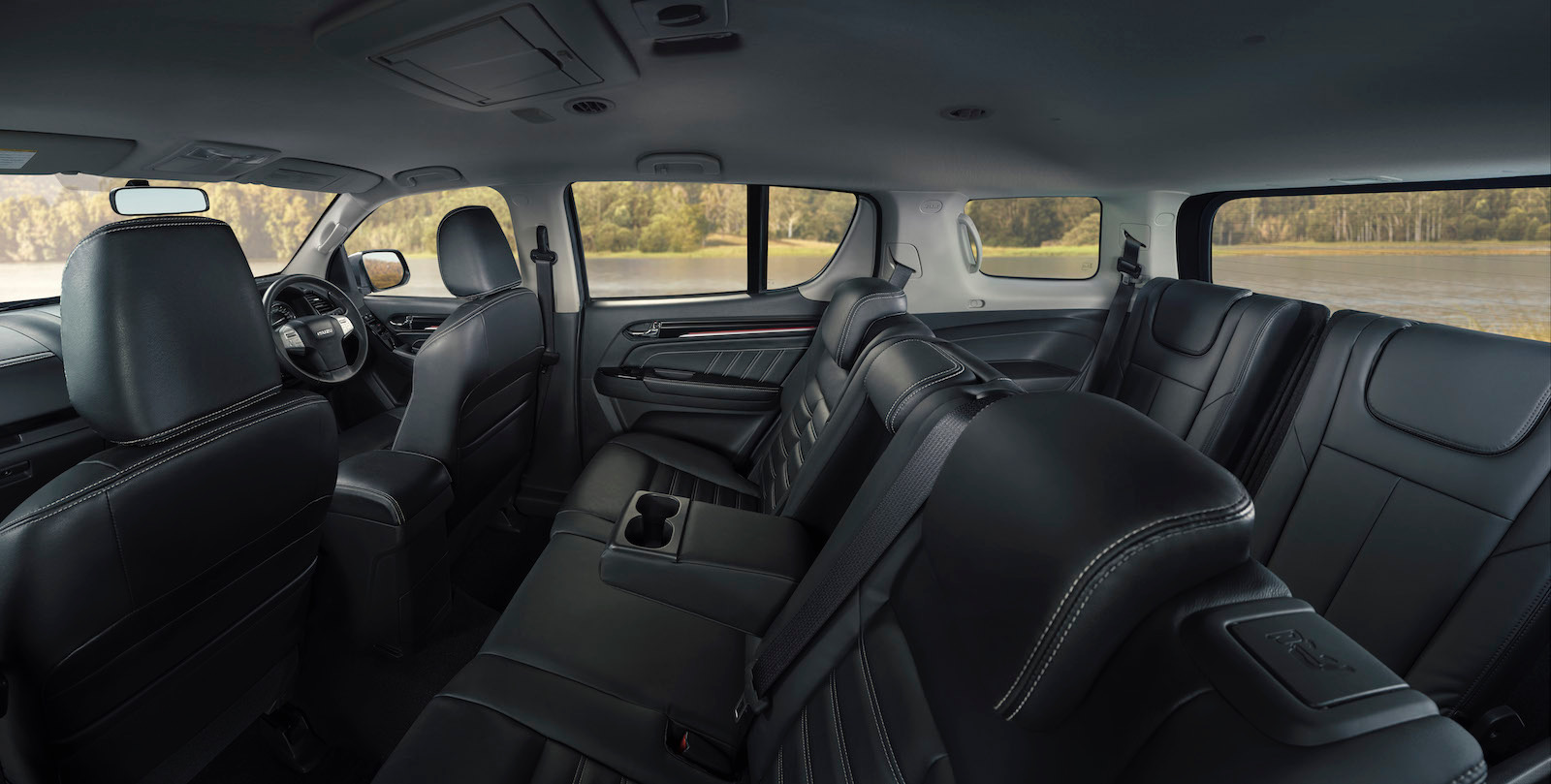 2019 Isuzu MU-X seats – PerformanceDrive