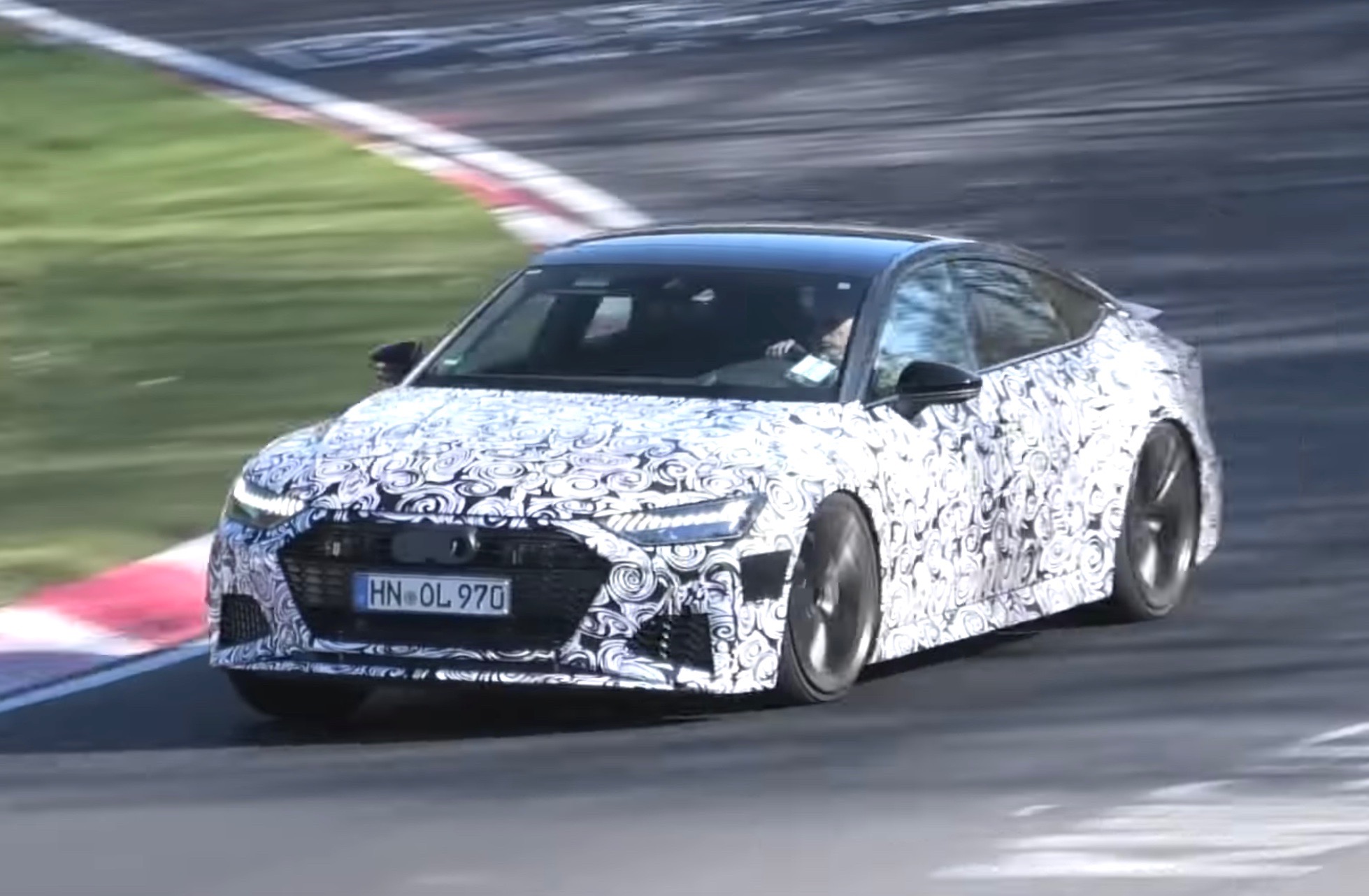 2020 Audi RS 7 Sportback spotted, sounds muscly (video)