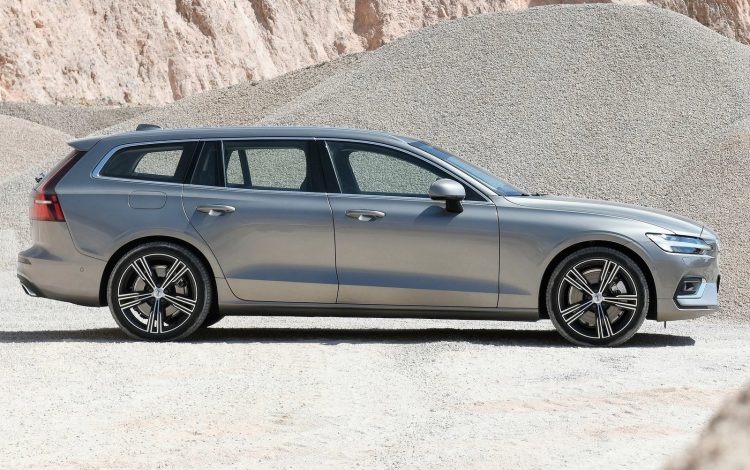 2020 Volvo V60 – PerformanceDrive