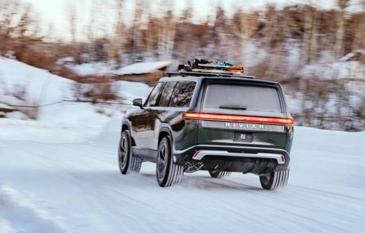 Rivian R1S-rear – PerformanceDrive