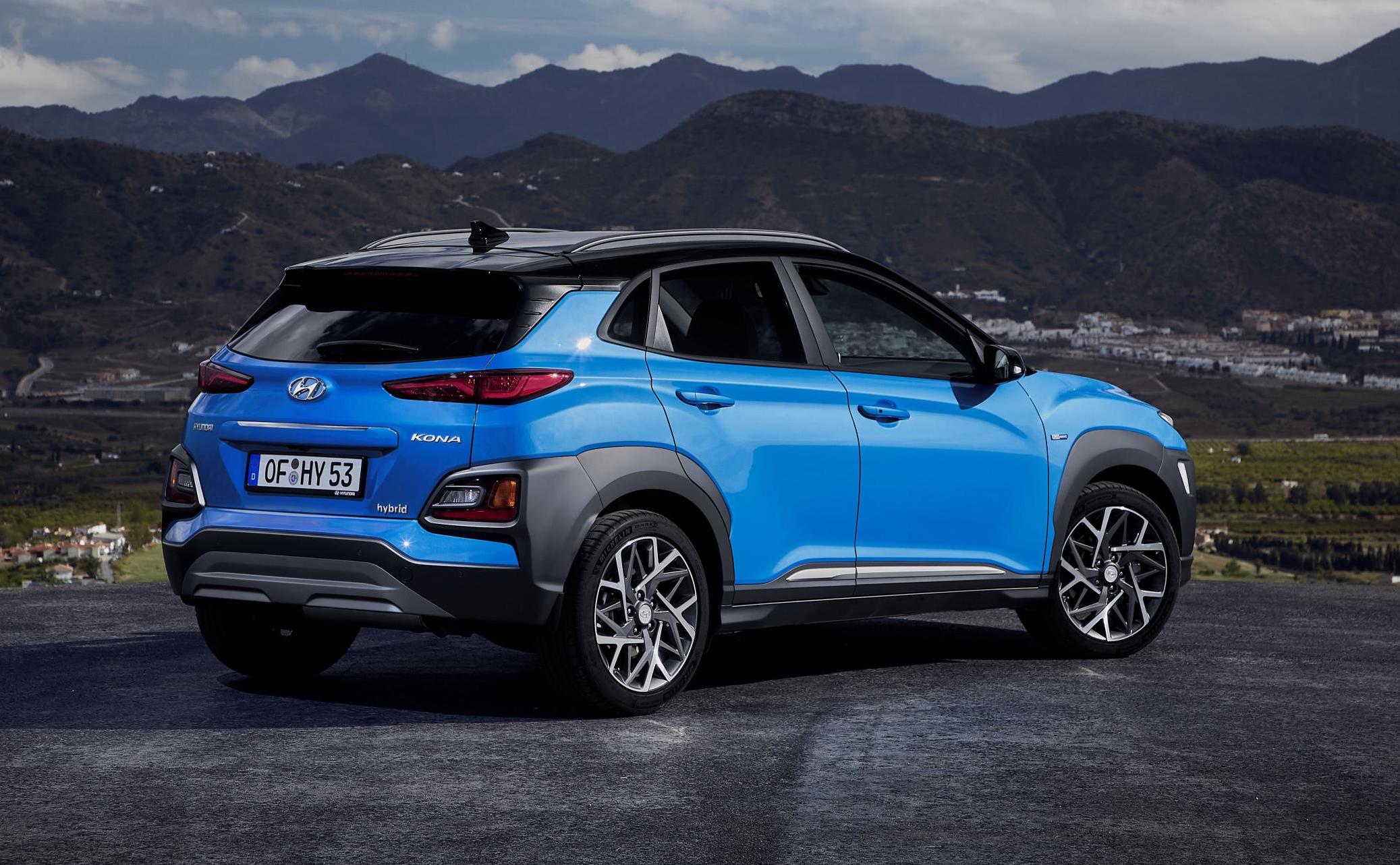 First Hyundai Kona Hybrid Revealed Gets IONIQ Powertrain 