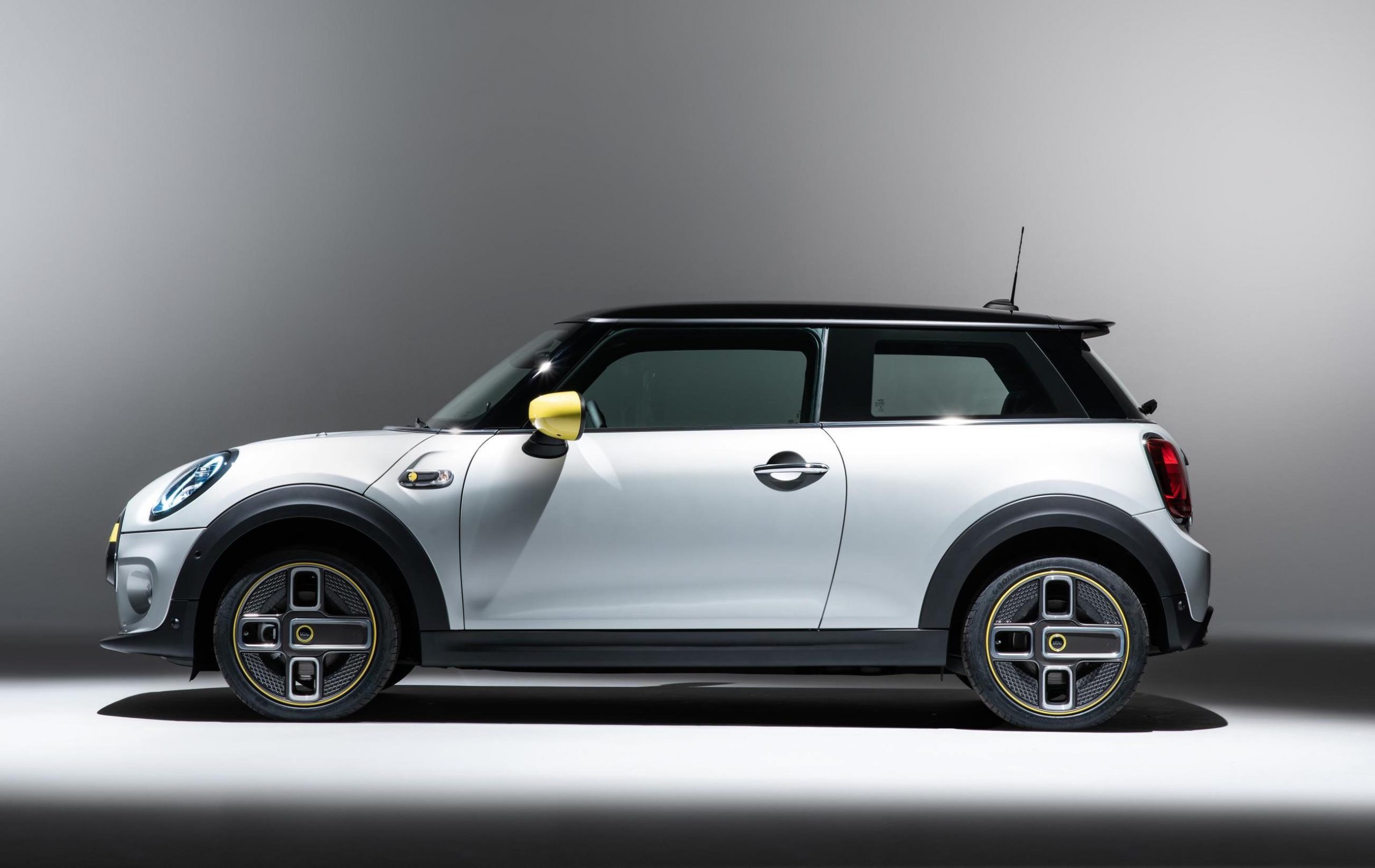 MINI Cooper SE unveiled as first fully electric model