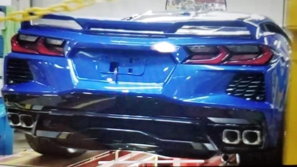 2020 Chevrolet Corvette C8 image surfaces, looks fast in latest spy video