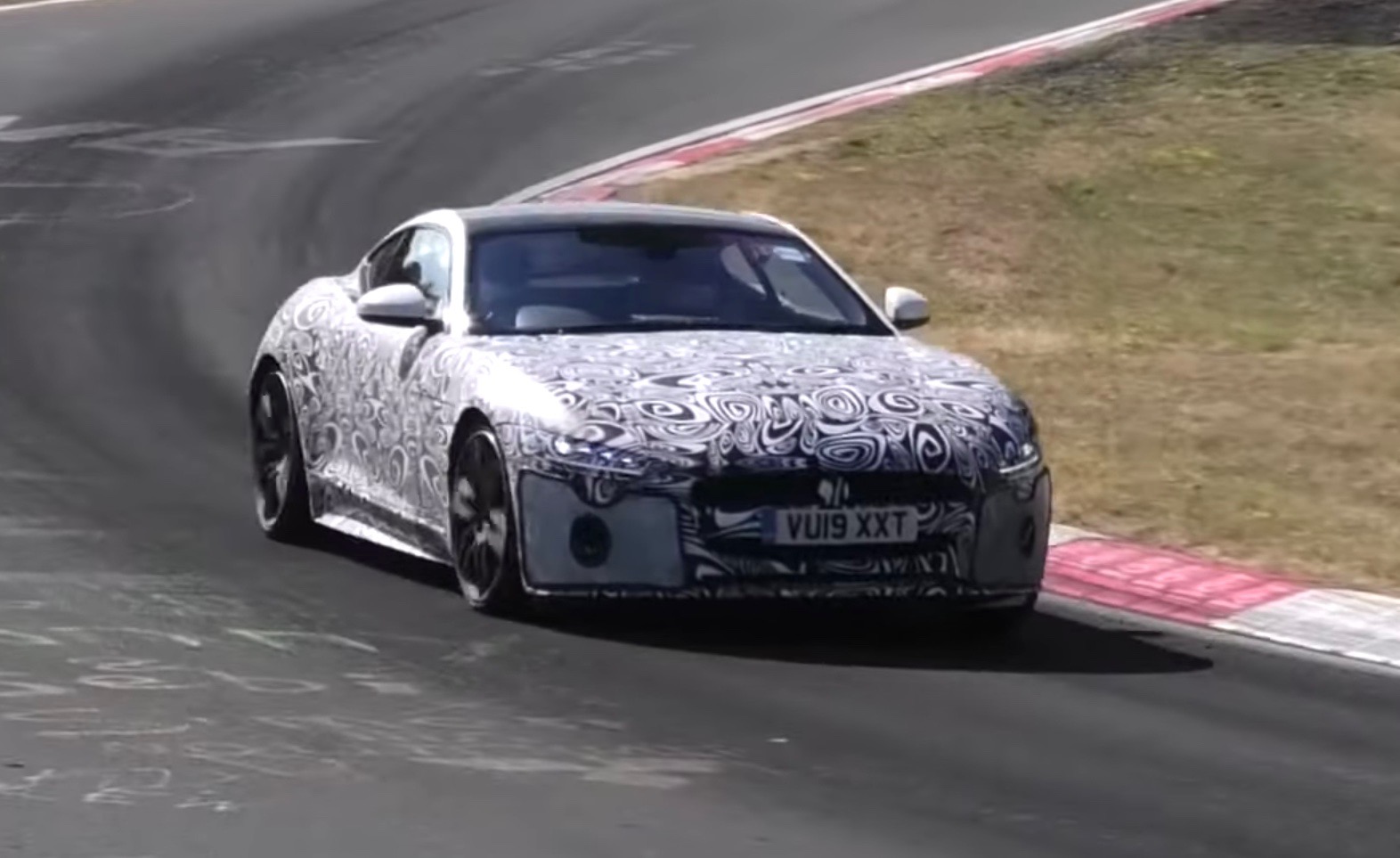 2020 Jaguar F-Type spotted, using BMW 4.4TT V8? (video)