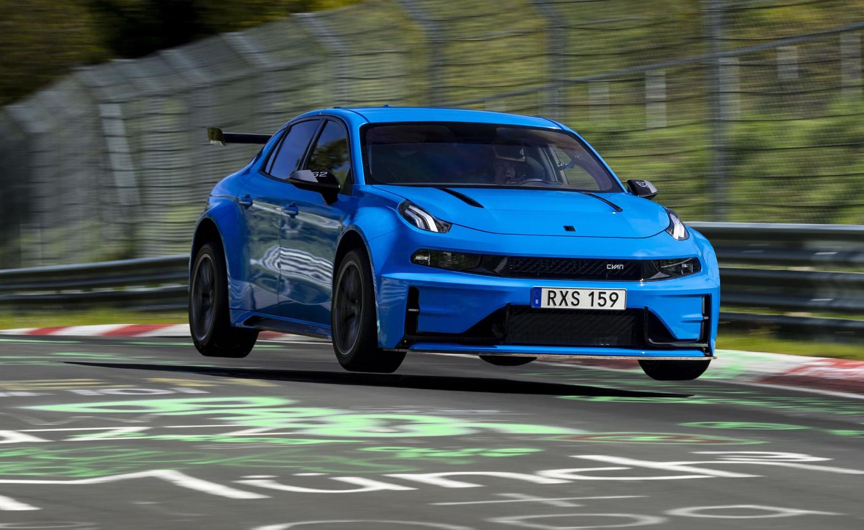 Lynk & Co 03 Cyan concept sets FWD Nurburgring lap record (video)