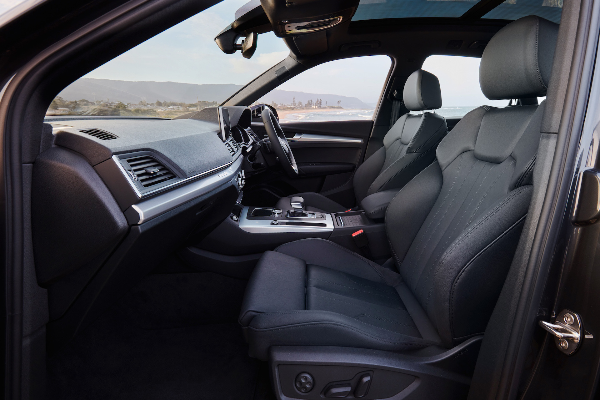 2019 Audi Q5-seats – PerformanceDrive