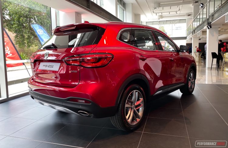 MG HS mid-size SUV debuts in Australia, priced from $29,990 ...