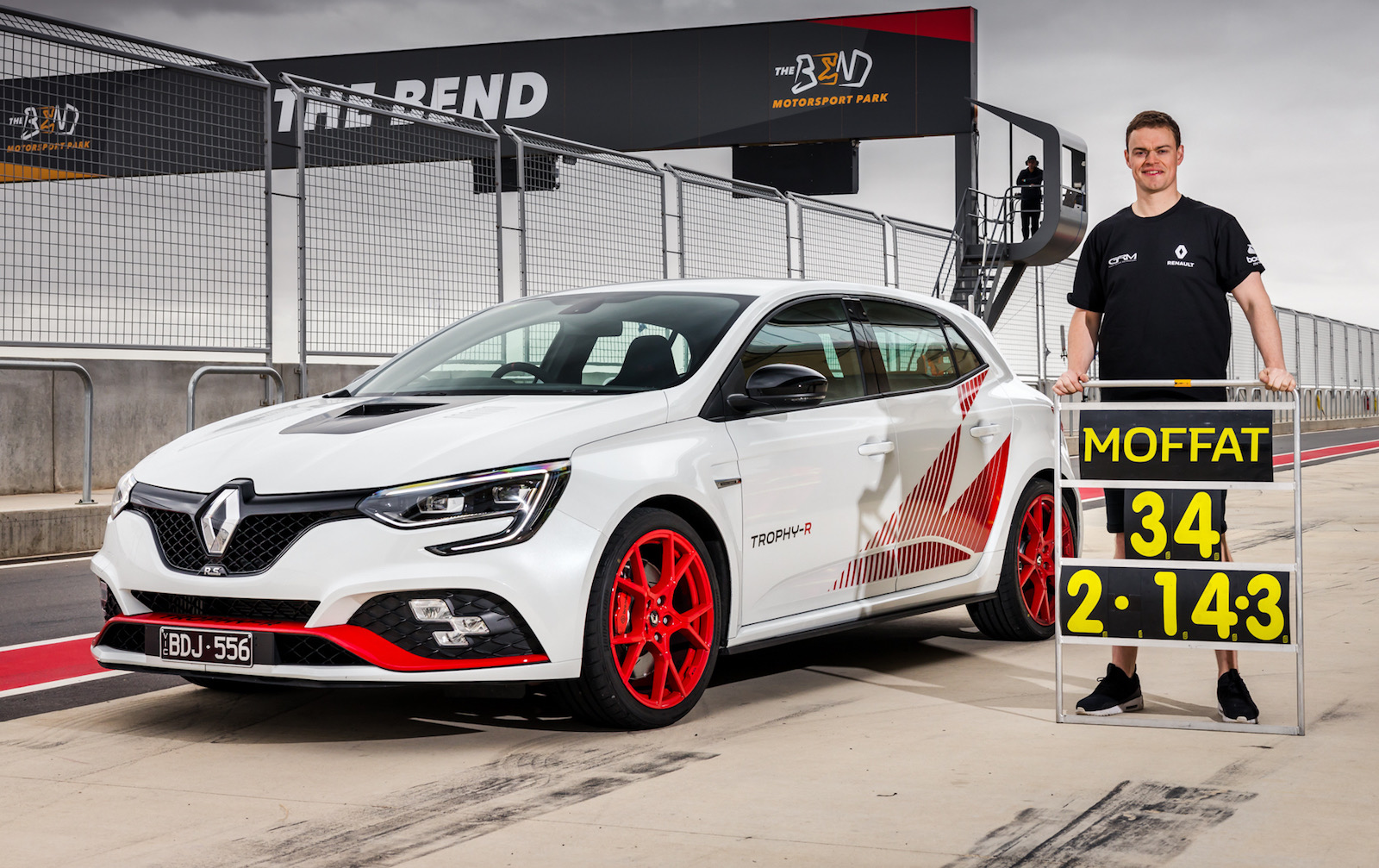 Renault Megane RS Trophy-R sets lap record at The Bend (video)