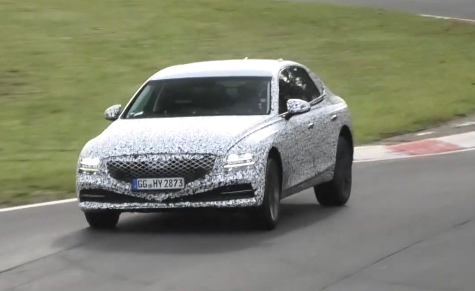 2021 Genesis G80 prototype spotted with fresh design (video)
