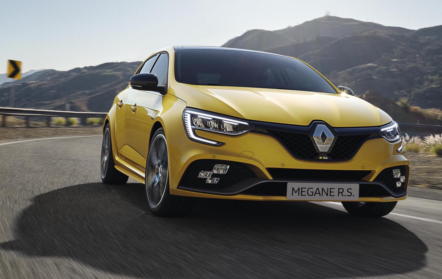 2020 Renault Megane facelift debuts plug-in hybrid, more power for RS