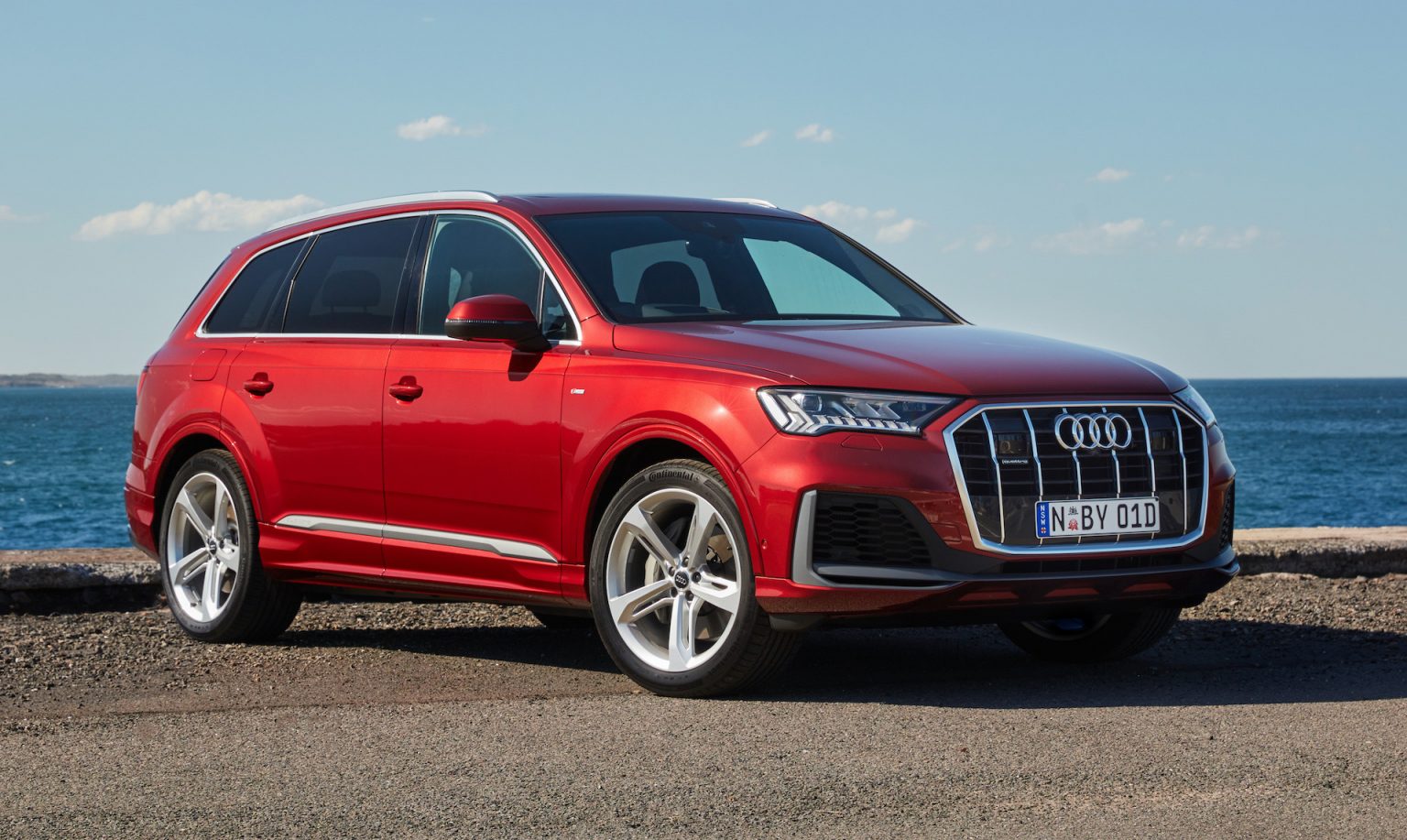 Audi q7 2020. Ауди q7 2020. Ауди q7 2020 красная. Ауди q7 s-line 2020.