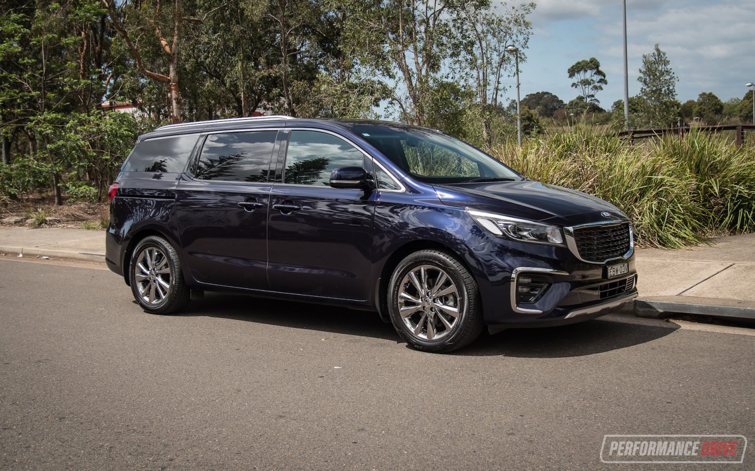 Kia carnival 2020 салон