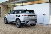 2021 Range Rover Evoque P300e charge