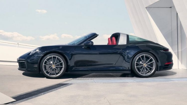 2021 Porsche 911 Targa-side