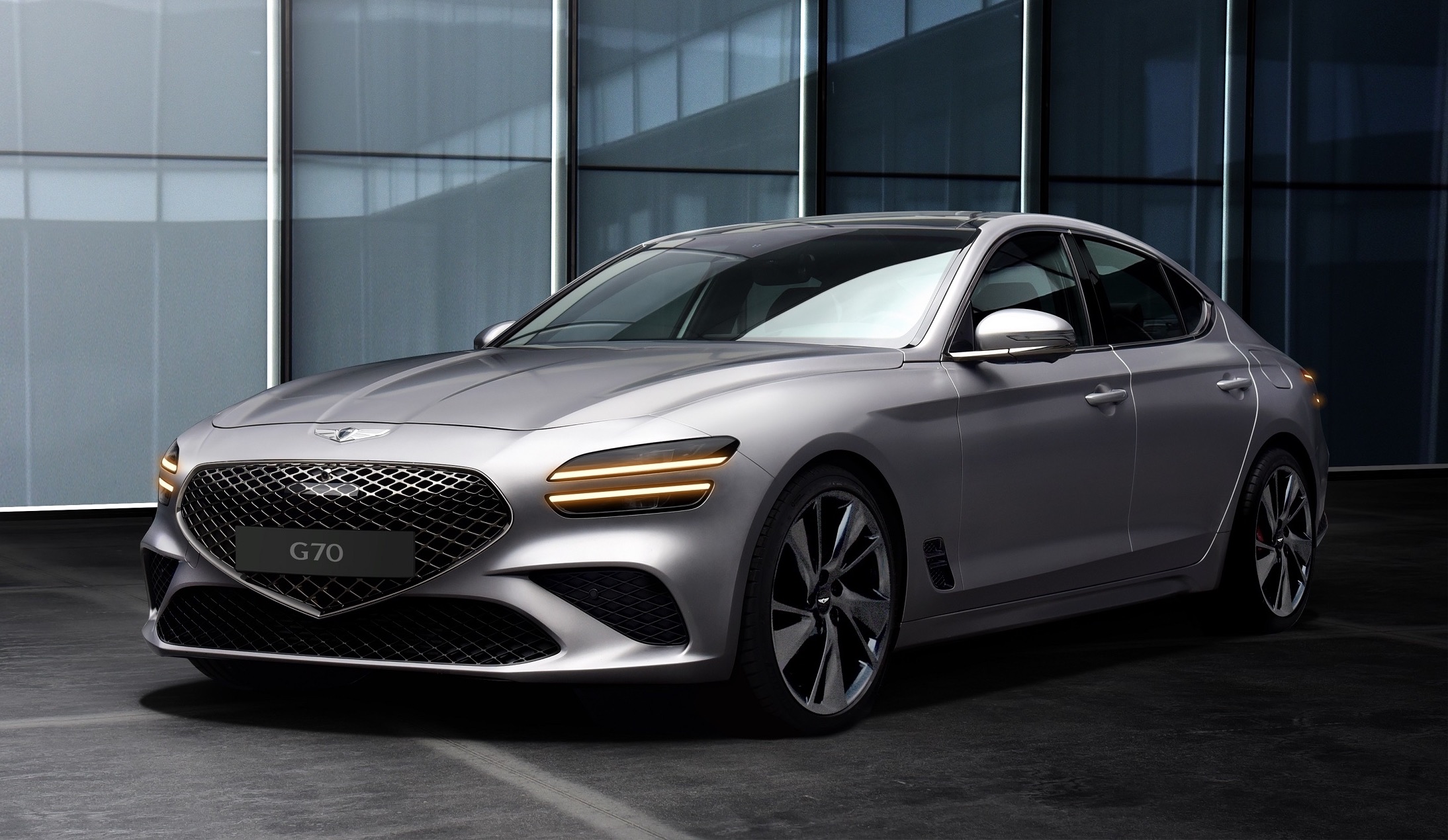 2021 Genesis G70 revealed with updated design and tech | PerformanceDrive