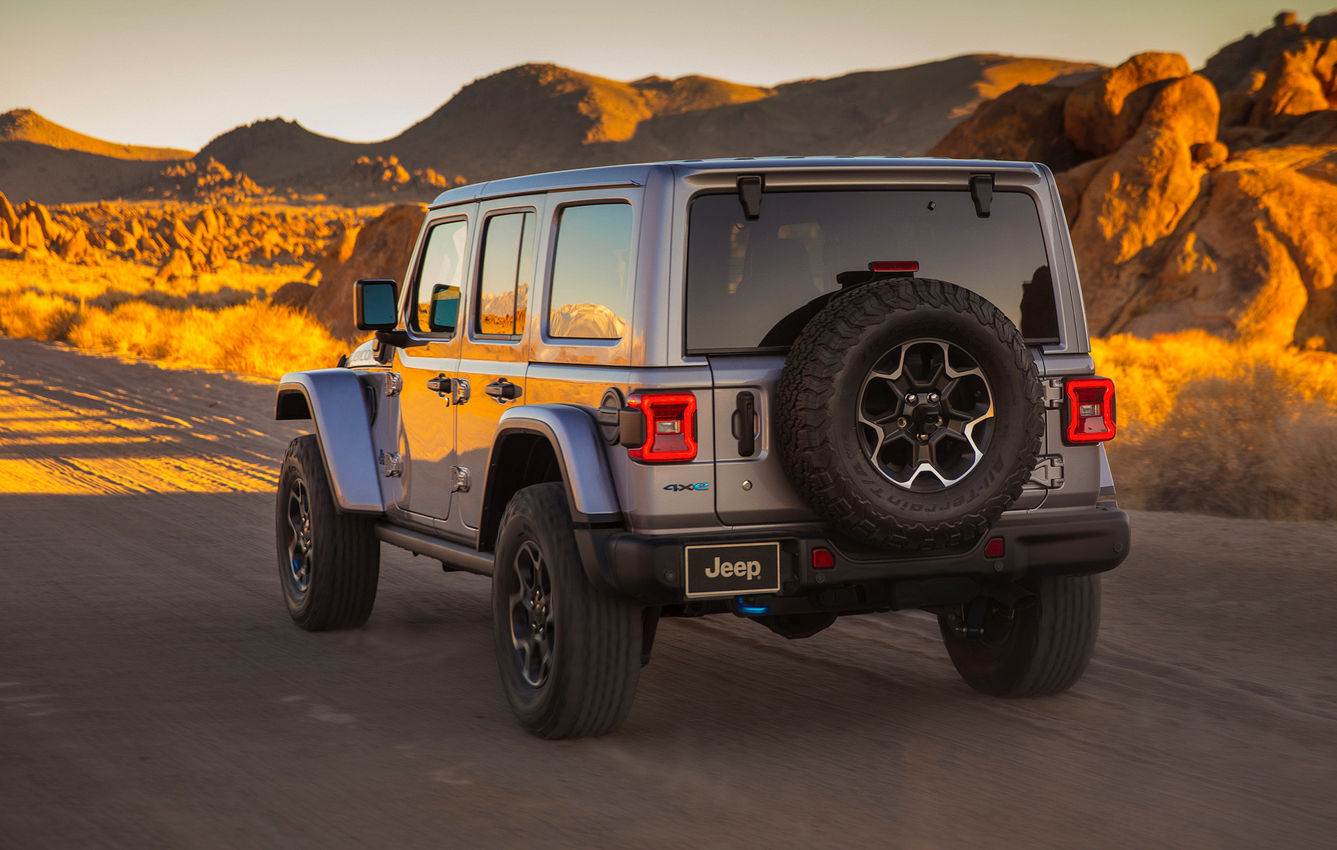 jeep-wrangler-front-tow-hooks