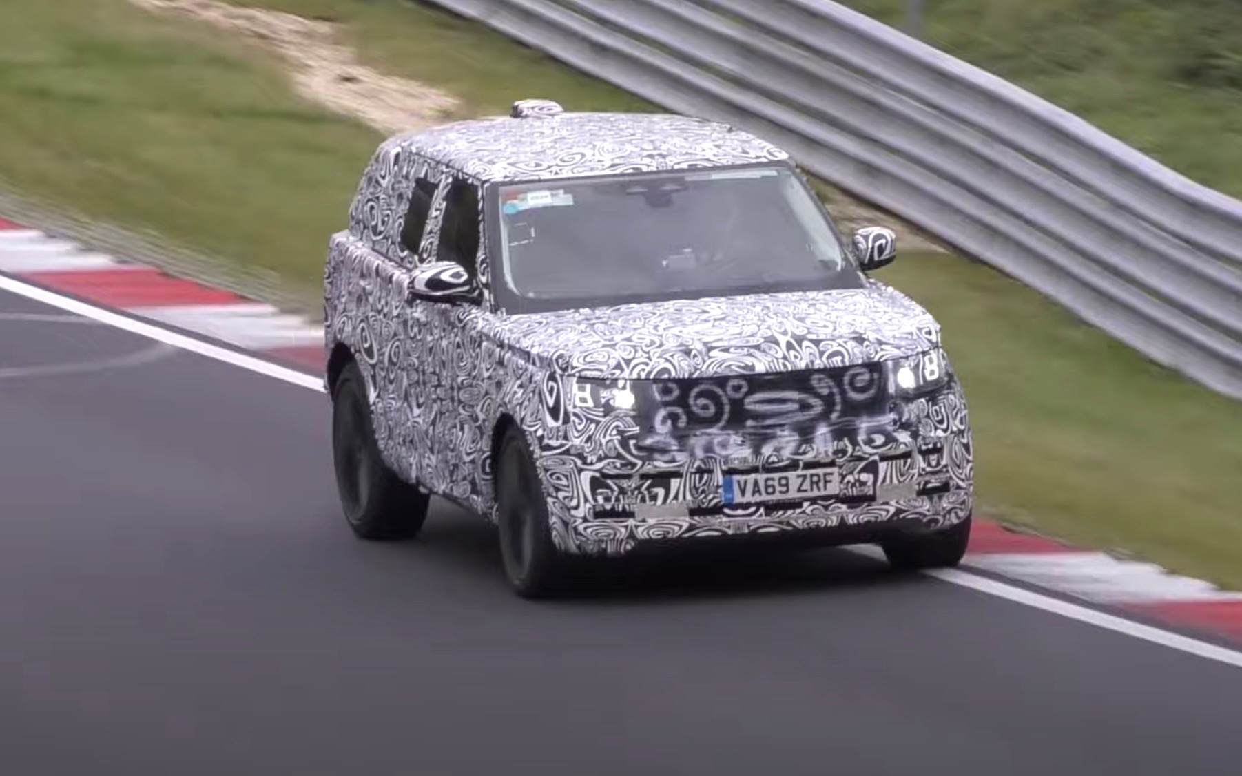 Next-gen 2022 Range Rover prototype spotted at Nurburgring (video)