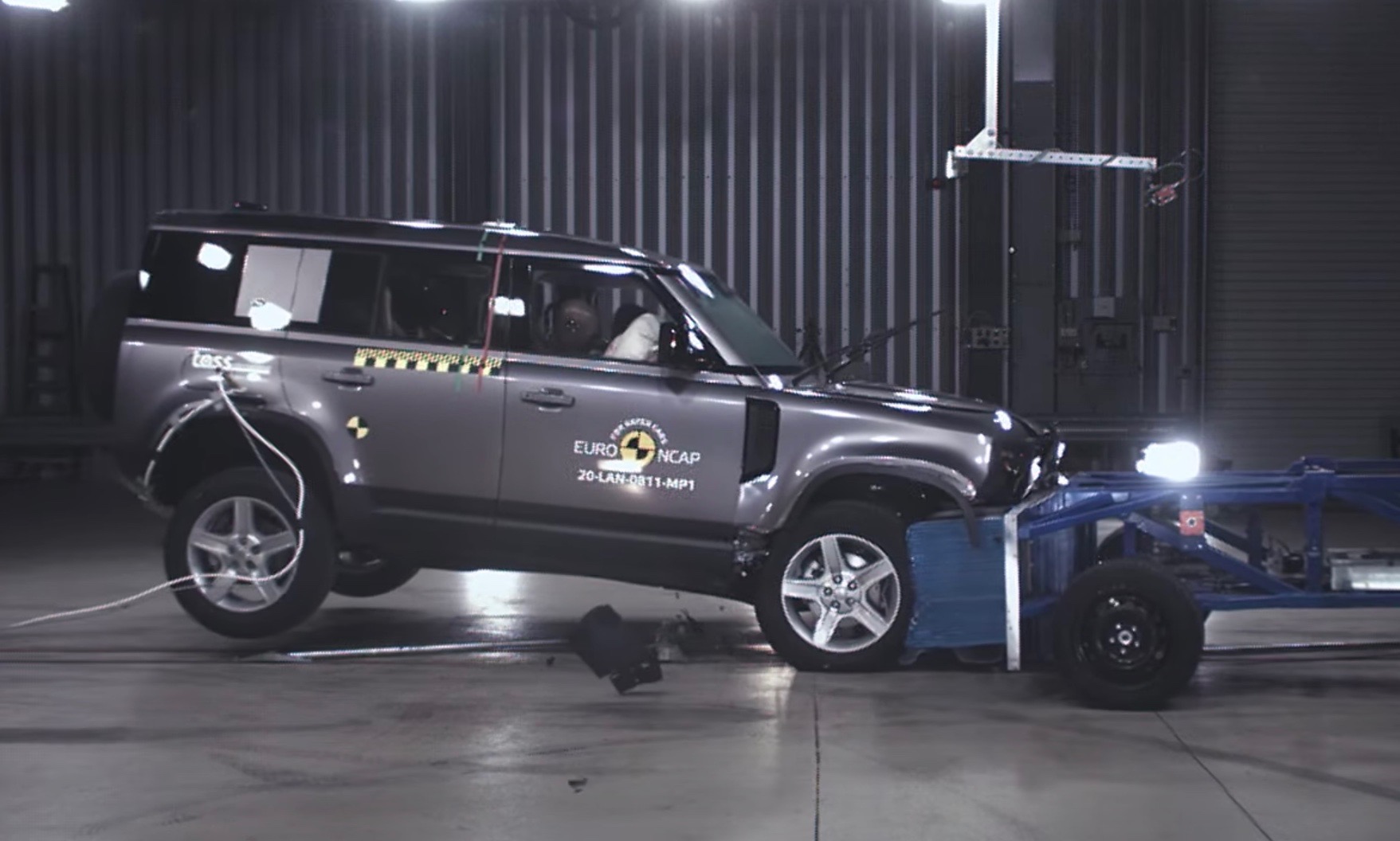 2021 Land Rover Defender gets 5-start ANCAP safety rating ...