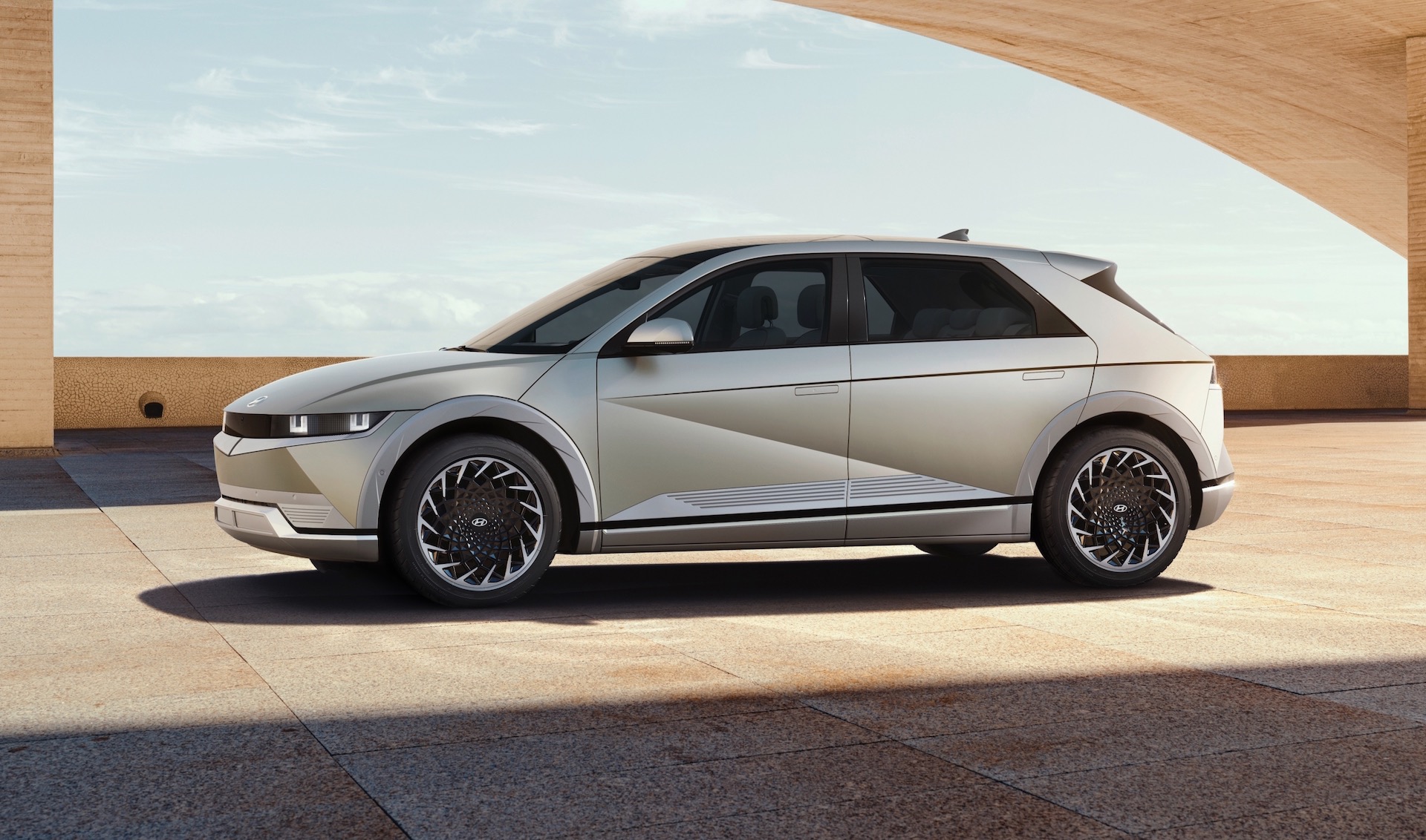 2022 Hyundai IONIQ 5 unveiled; RWD & AWD, 0-100km/h in 5.2 seconds