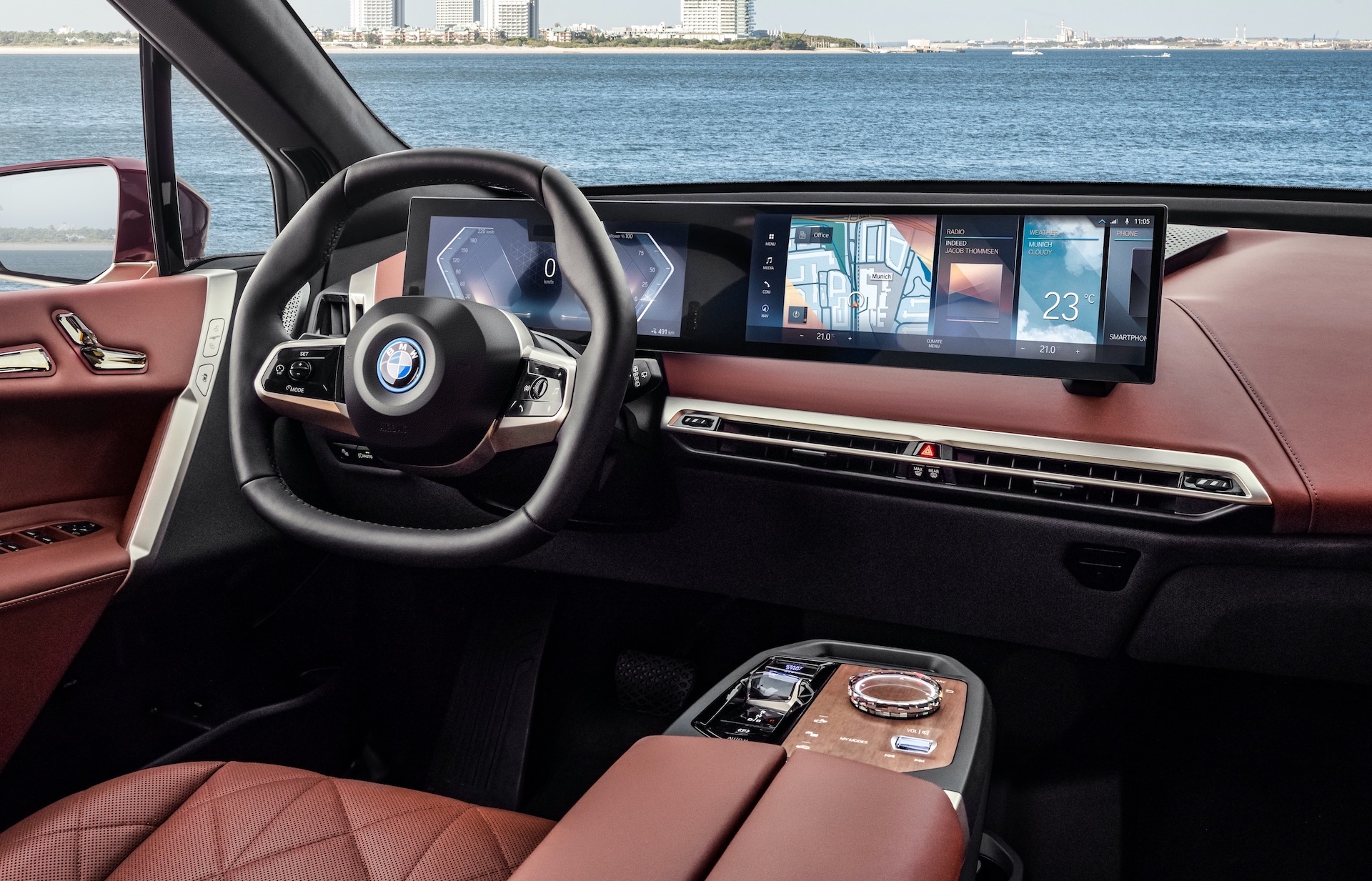 BMW unveils new iDrive with Operating System 8.0