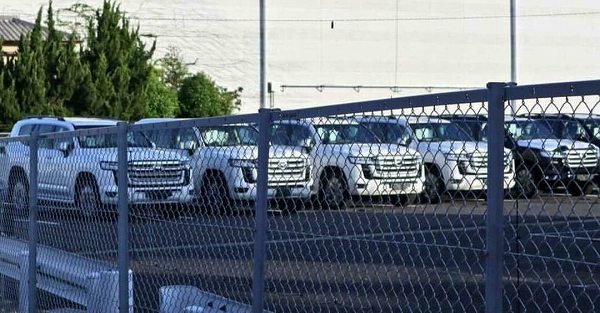 2022 Toyota LandCruiser 300 Series spotted, exterior revealed