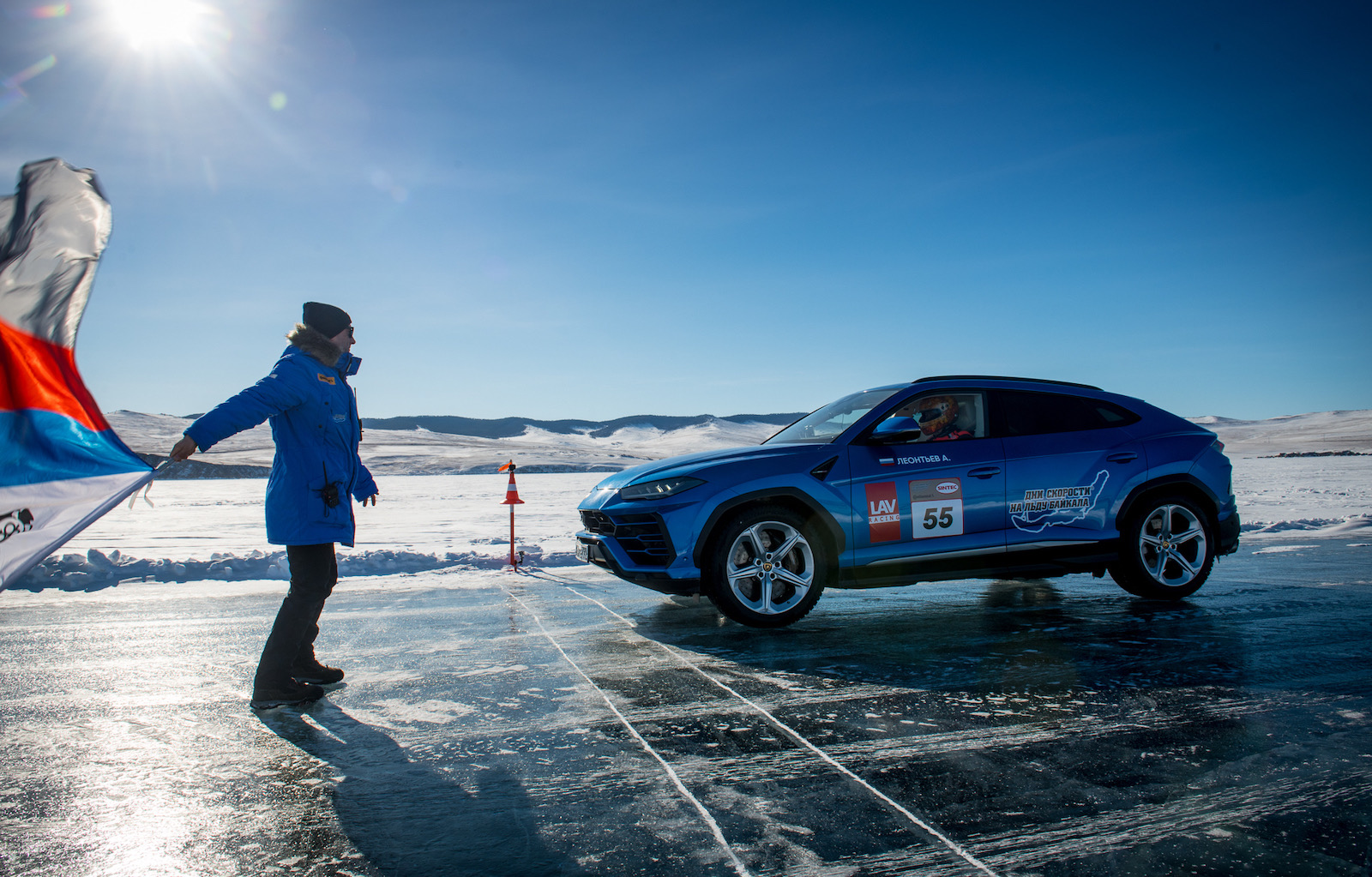 Lamborghini Urus claims ice-driving speed record in Russia (video)