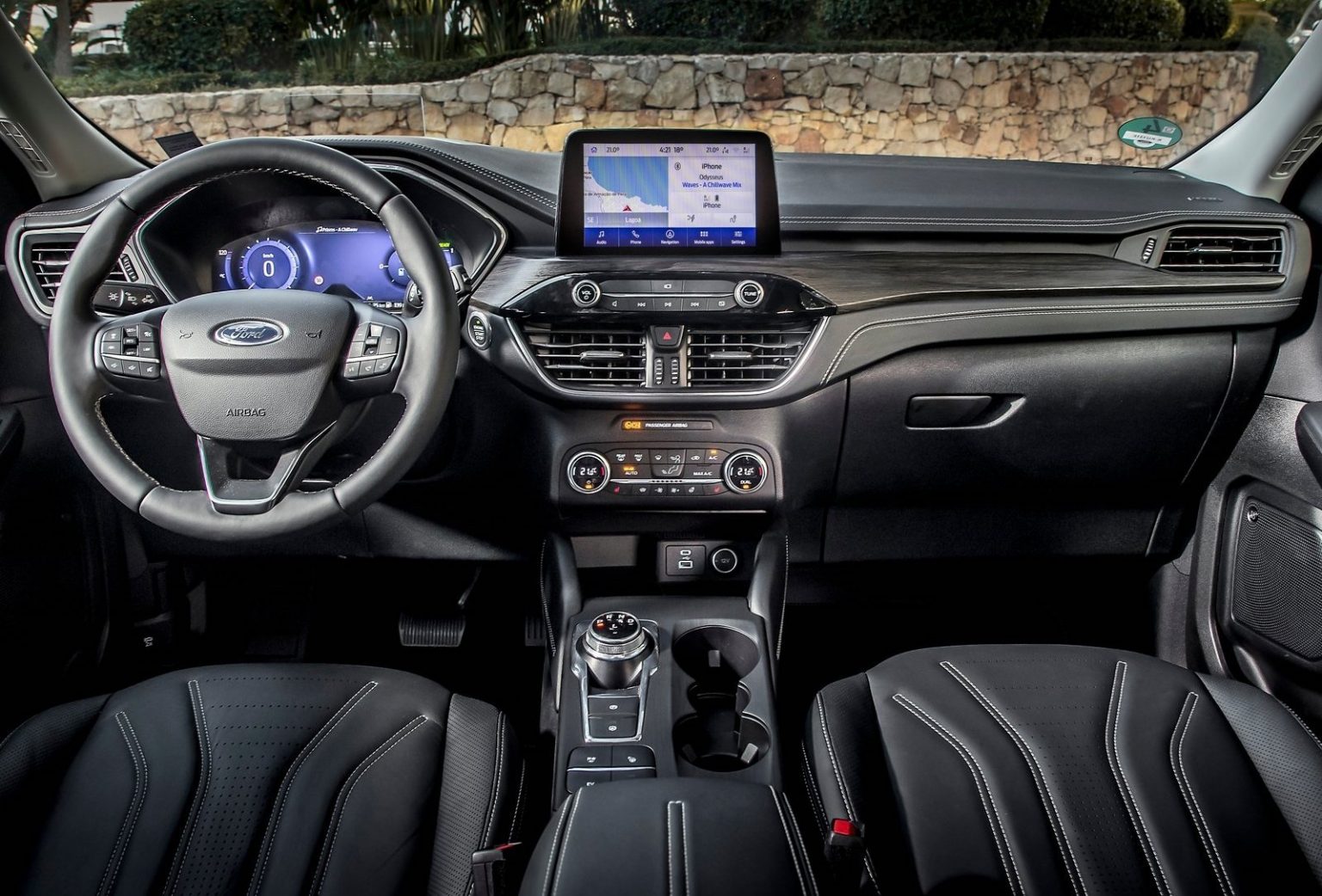 2022 Ford Escape PHEV-interior – PerformanceDrive