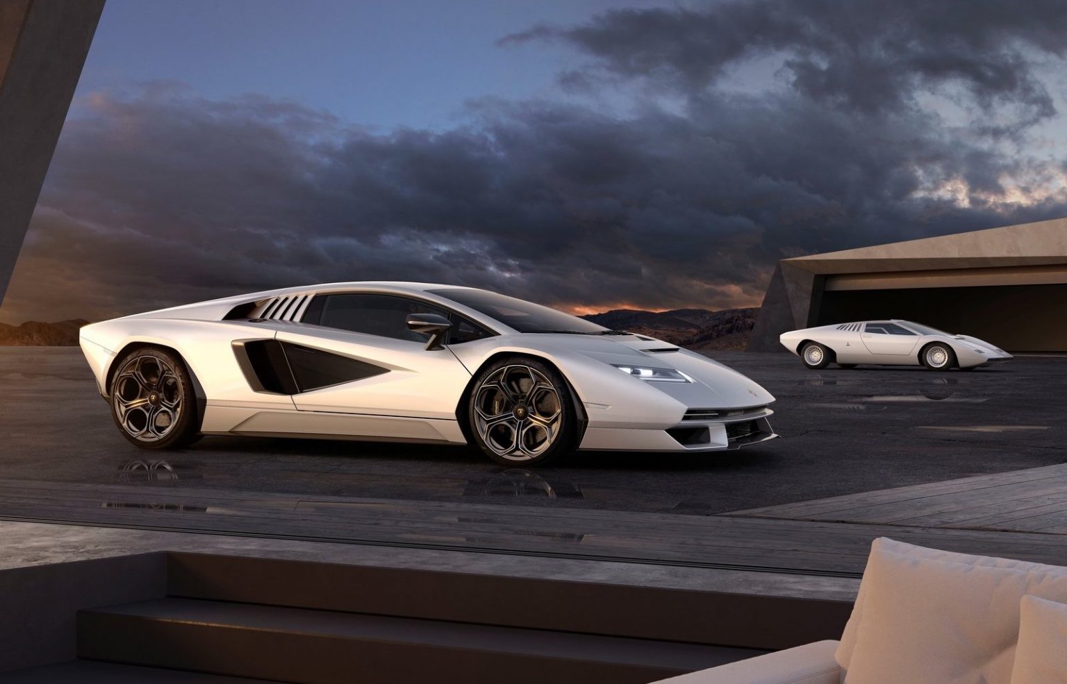 unveils new Countach LPI 8004, marks 50th anniversary