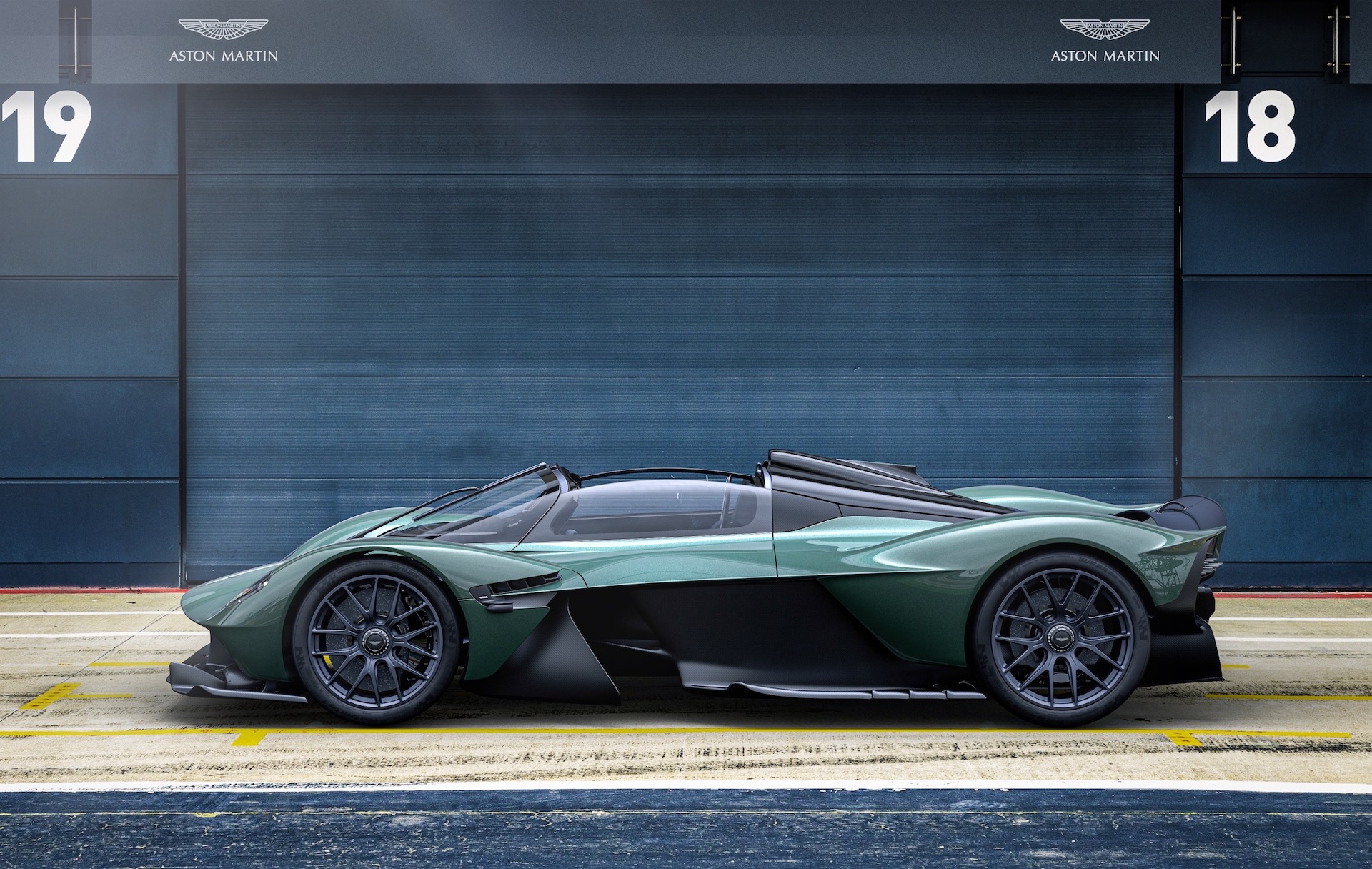 Aston Martin Valkyrie Spider revealed, 11,000rpm V12